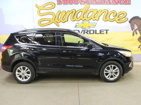 Used 2018 Ford Escape SE w/ SE SYNC Package FWD image 1