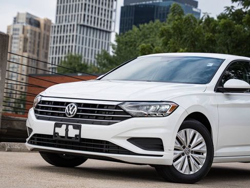 Used 2019 Volkswagen Jetta S w/ Driver Assistance Package FWD image 2