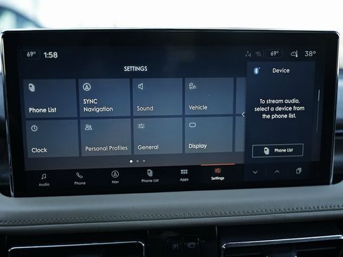 Used 2021 Lincoln Nautilus Reserve image 35