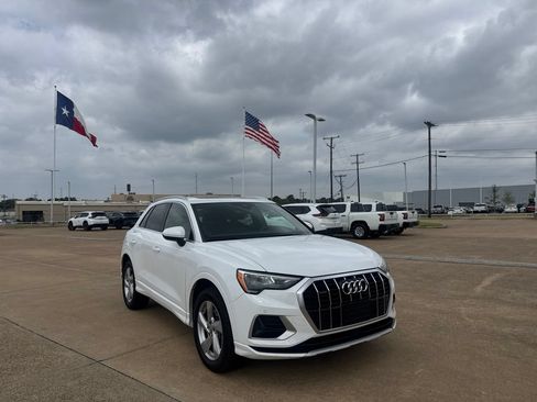 Used 2020 Audi Q3 2.0T Premium w/ Convenience Package AWD/4WD image 1