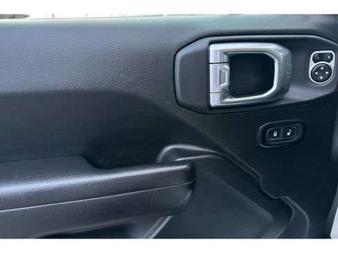 Used 2022 Jeep Wrangler Unlimited Sport image 11