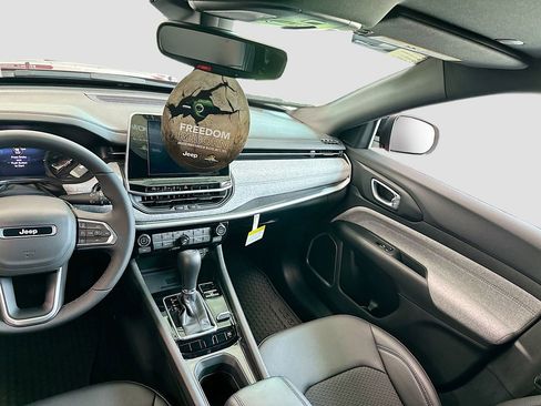 New 2025 Jeep Compass Latitude w/ Convenience Group image 25