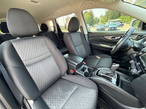 Used 2019 Nissan Rogue SV w/ Premium Package FWD image 20
