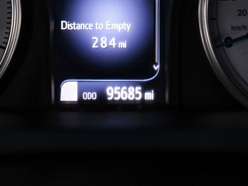 Used 2016 Toyota Camry SE image 60