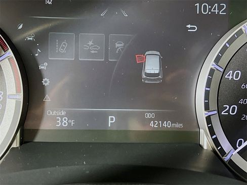 Certified 2023 Toyota Highlander LE image 12