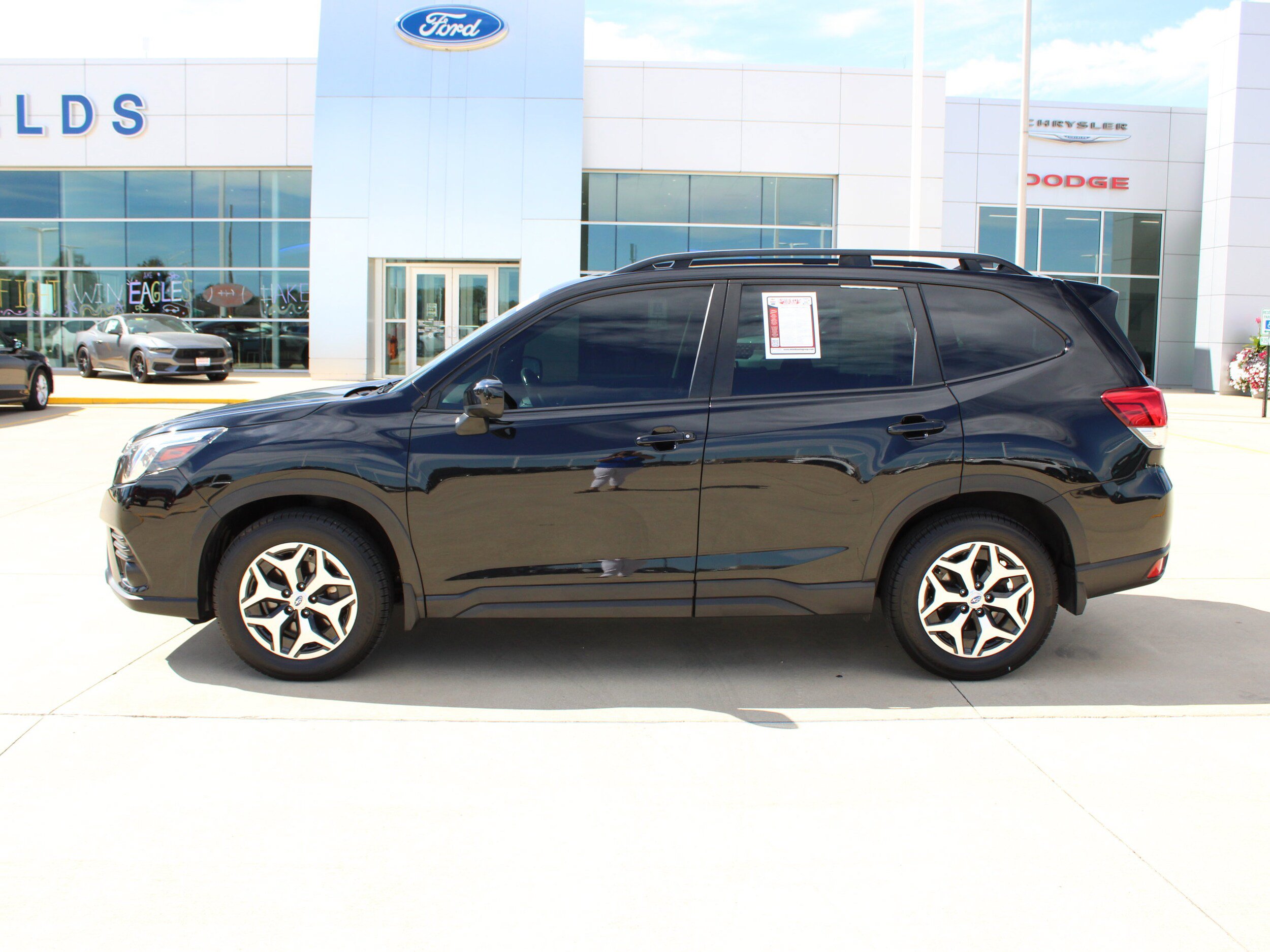 Used 2024 Subaru Forester Premium AWD/4WD image 3