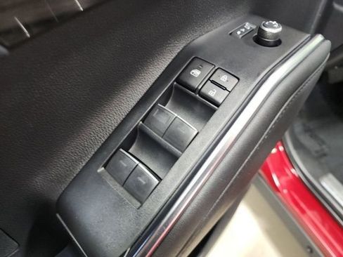 Used 2023 Toyota Highlander Platinum image 28