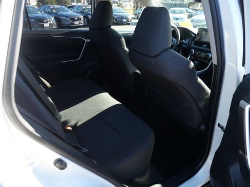 Used 2019 Toyota RAV4 LE image 26