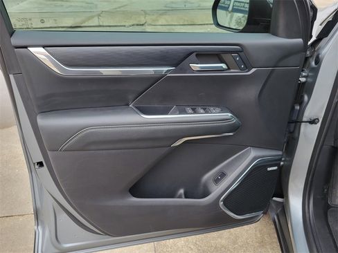 Used 2024 GMC Acadia Elevation w/ Black Edition image 20