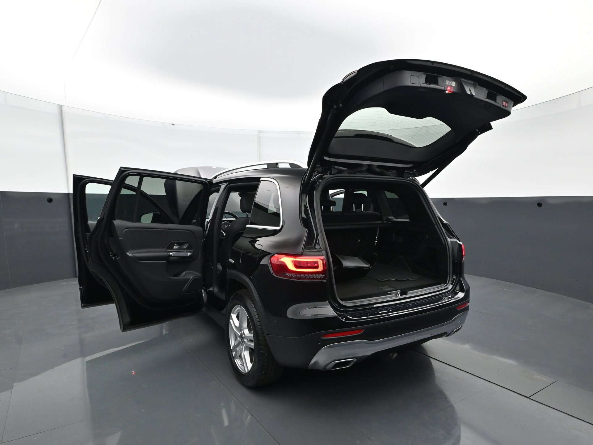 Used 2023 Mercedes-Benz GLB 250 4MATIC image 34