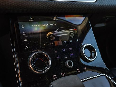 Used 2023 Land Rover Range Rover Velar R-Dynamic S image 37