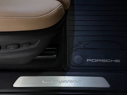 Certified 2026 Porsche Cayenne E-Hybrid AWD/4WD image 35