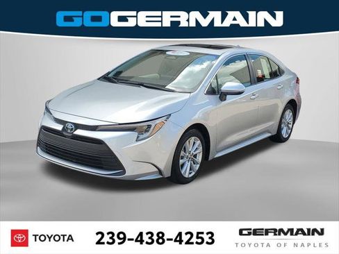 Certified 2024 Toyota Corolla XLE image 1