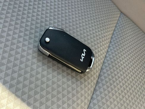 Used 2024 Kia Soul LX w/ Option Group 015 FWD image 31