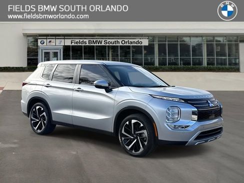 Used 2024 Mitsubishi Outlander SE image 1