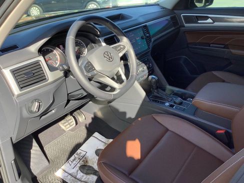 Used 2021 Volkswagen Atlas SE w/ Panoramic Sunroof Package image 28