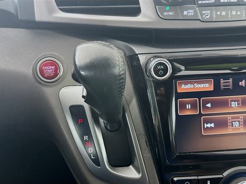 Used 2015 Honda Odyssey Touring image 25