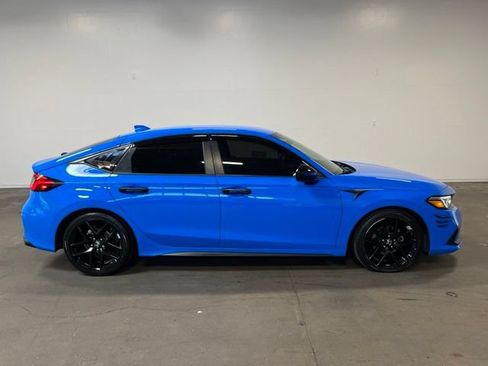 Used 2023 Honda Civic Sport image 2