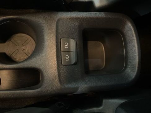 Used 2019 Nissan Kicks SV image 23