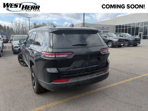 Used 2023 Jeep Grand Cherokee L Laredo image 3