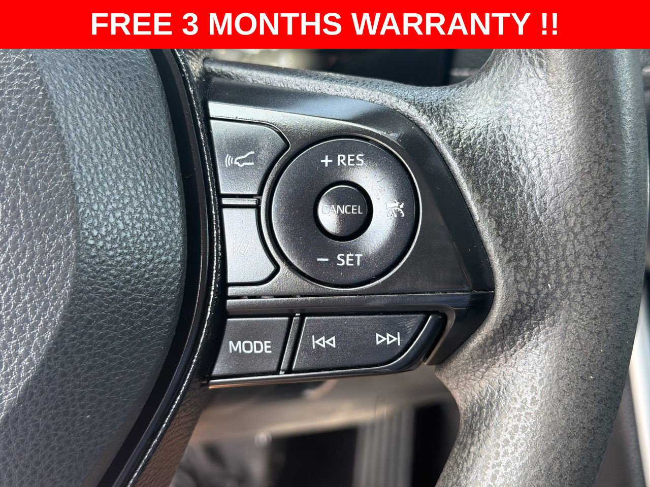 Used 2021 Toyota RAV4 XLE AWD/4WD image 40