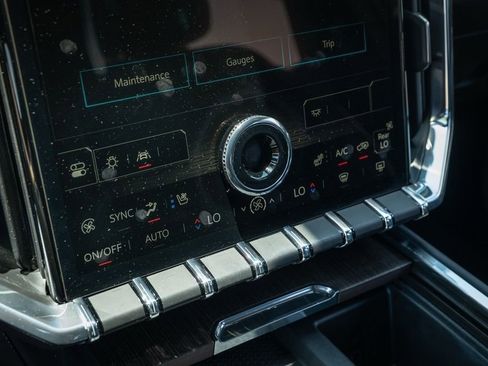 Used 2024 GMC Acadia Denali image 19