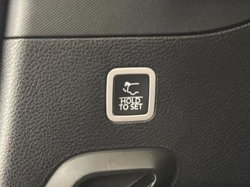 Used 2023 Jeep Wagoneer 4WD w/ HD Trailer Tow Package image 34