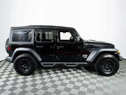 Used 2018 Jeep Wrangler Unlimited Sport S AWD/4WD image 8