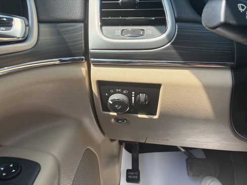 Used 2020 Jeep Grand Cherokee Limited w/ Premium Lighting Group image 28