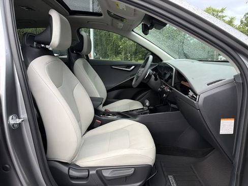 Used 2024 Kia Niro EX Touring FWD image 17