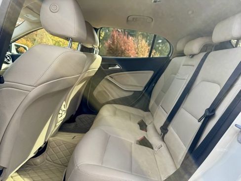 Used 2018 Mercedes-Benz GLA 250 image 28