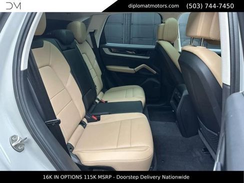 Used 2025 Porsche Cayenne E-Hybrid AWD/4WD image 22