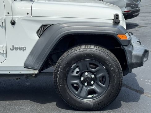 Used 2018 Jeep Wrangler Unlimited Sport image 38