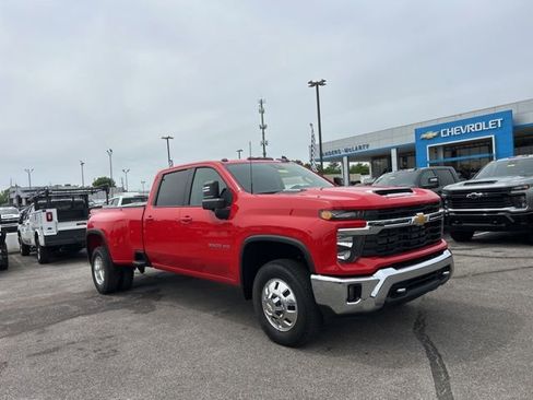 New 2026 Chevrolet Silverado 3500 LT w/ Convenience Package AWD/4WD image 1