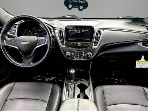 Used 2020 Chevrolet Malibu LT w/ Leather Package FWD image 7