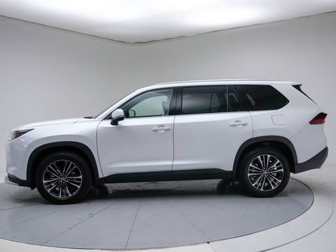 Used 2025 Toyota Grand Highlander AWD Hybrid image 16