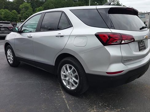 Used 2022 Chevrolet Equinox LS w/ LS Convenience Package image 13