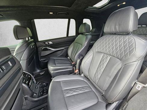 Used 2022 BMW X7 M50i AWD/4WD image 16