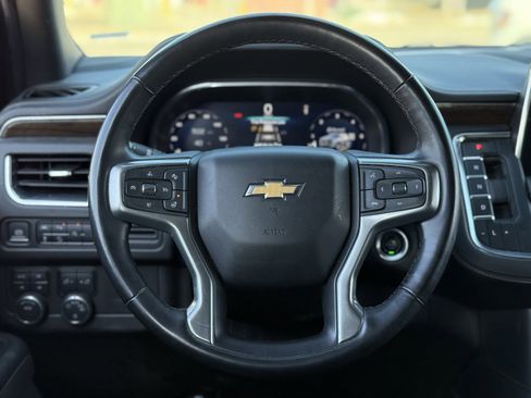 Used 2023 Chevrolet Suburban Premier image 16