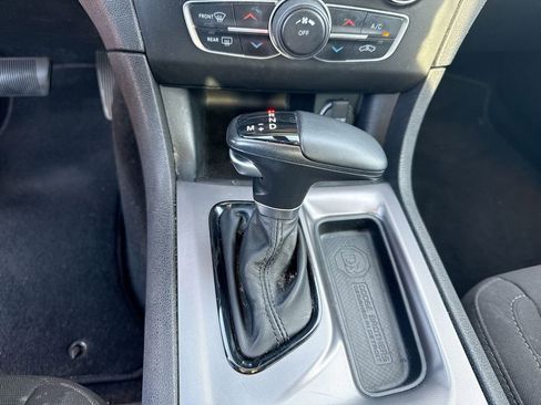 Used 2022 Dodge Charger SXT w/ Blacktop Package image 17