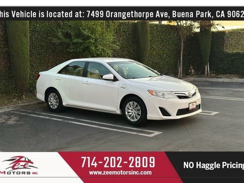 Used 2014 Toyota Camry LE image 4