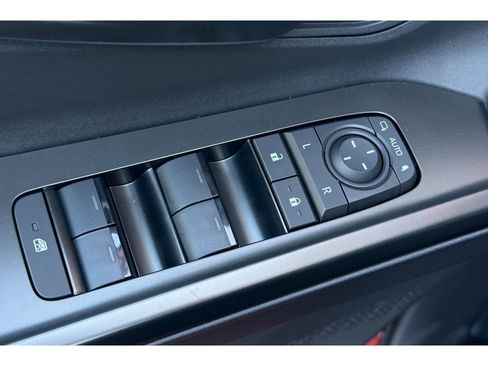 New 2026 Toyota C-HR image 10