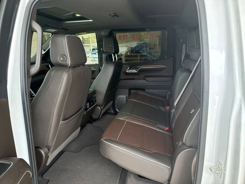 Used 2024 GMC Sierra 1500 Denali w/ Denali Reserve Package AWD/4WD image 17