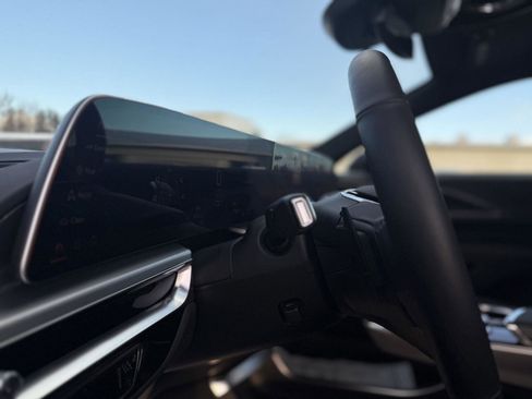 Certified 2025 Cadillac Lyriq Luxury image 17