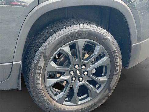 Used 2021 Chevrolet Traverse RS FWD image 28
