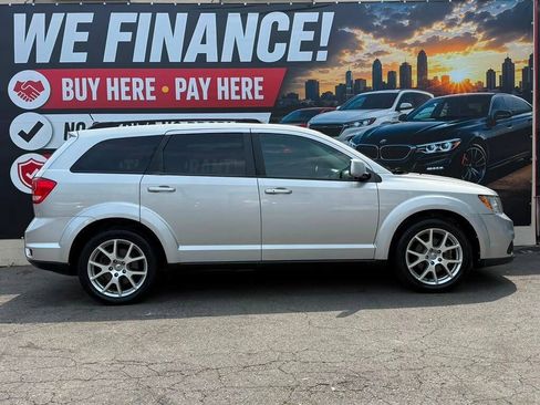 Used 2013 Dodge Journey SXT w/ Flexible Seating Group FWD image 3