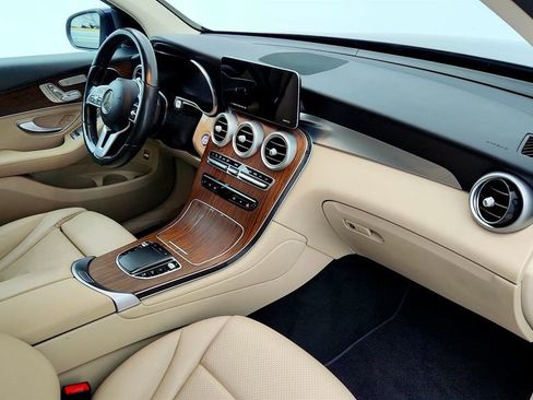 Used 2022 Mercedes-Benz GLC 300 4MATIC w/ Premium Package Lite image 24