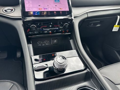 New 2025 Jeep Grand Cherokee Limited image 11