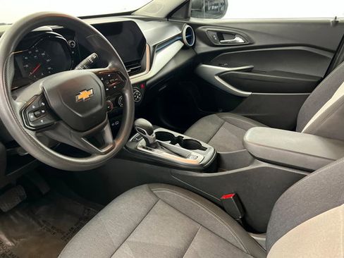 Used 2024 Chevrolet Trax LS FWD image 15