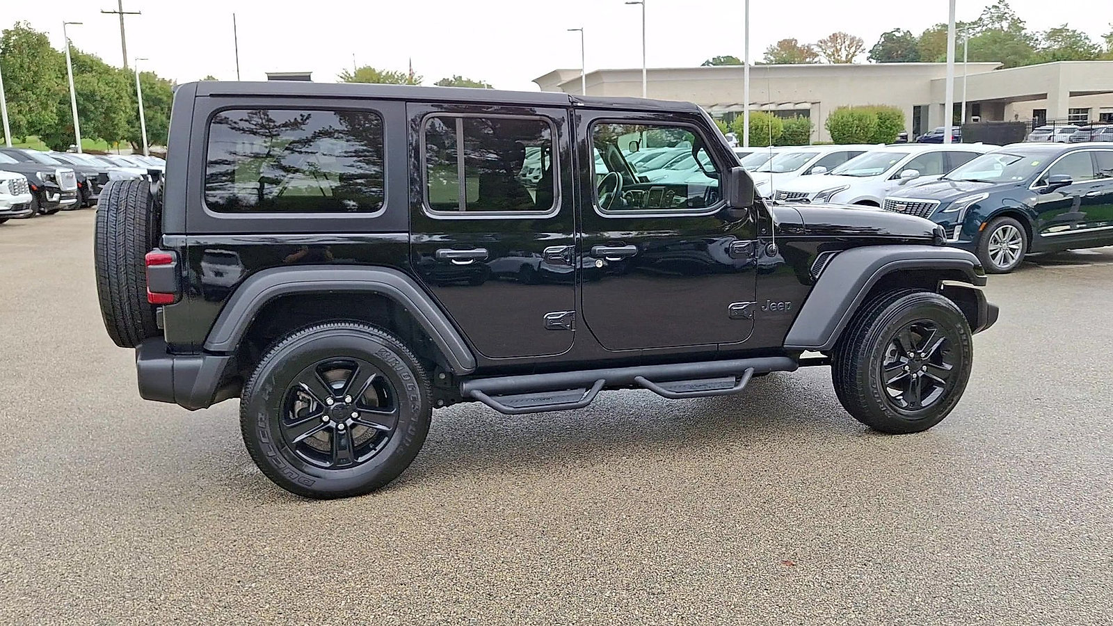 Used 2022 Jeep Wrangler Unlimited Sport AWD/4WD image 9